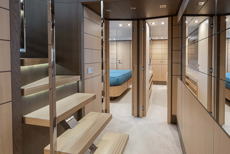 Ferretti Yachts 960